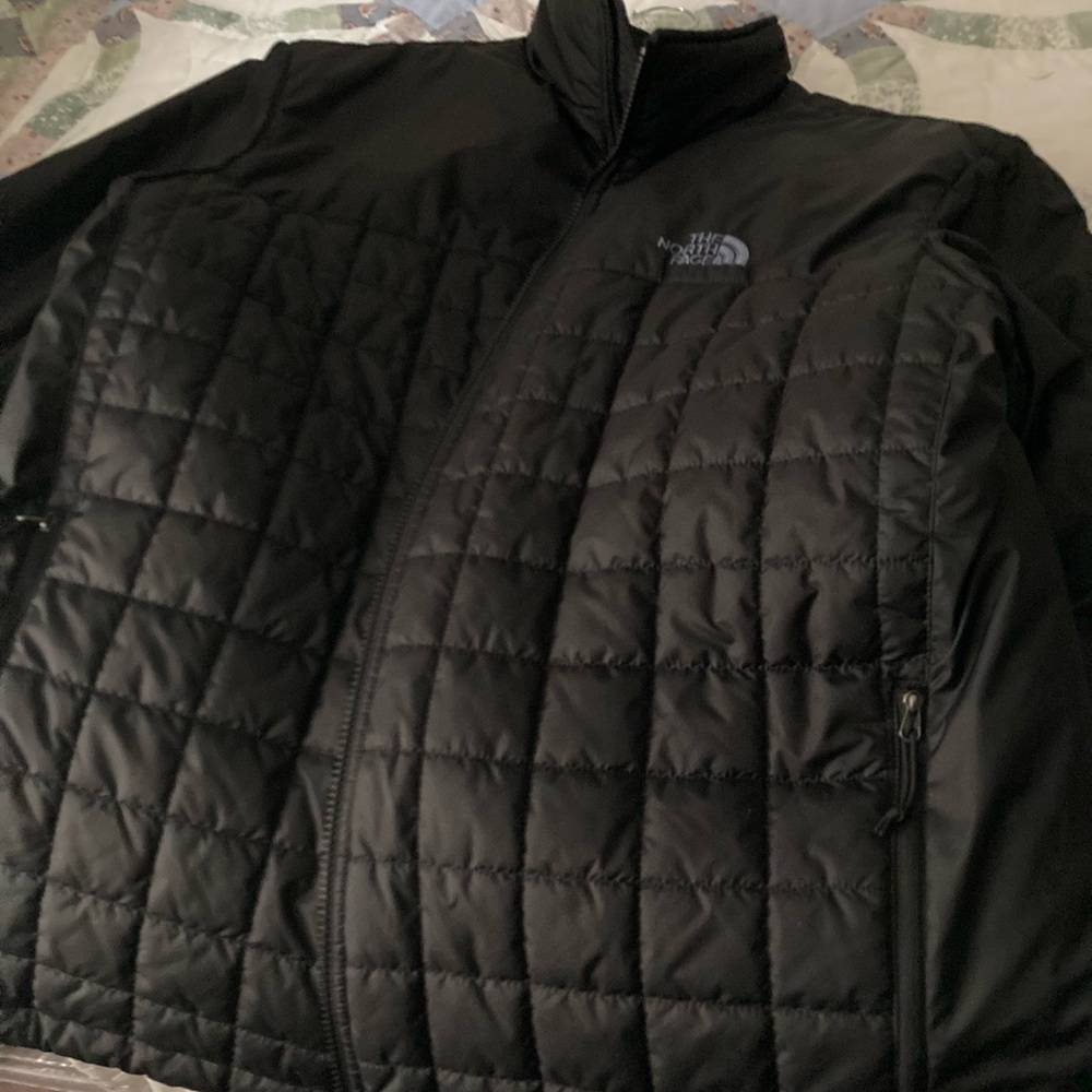 The North Face Mens Jacket | Quilted | Lightweight/ XXL/ Black/ Gently Used